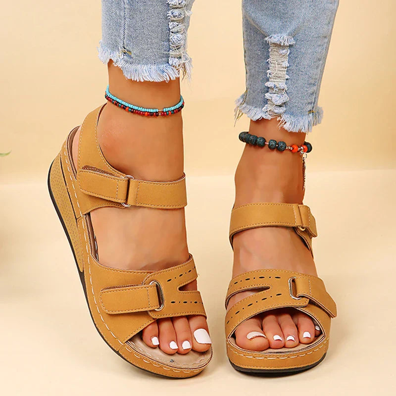 Luna | Lightweight platform sandals with wedge heel