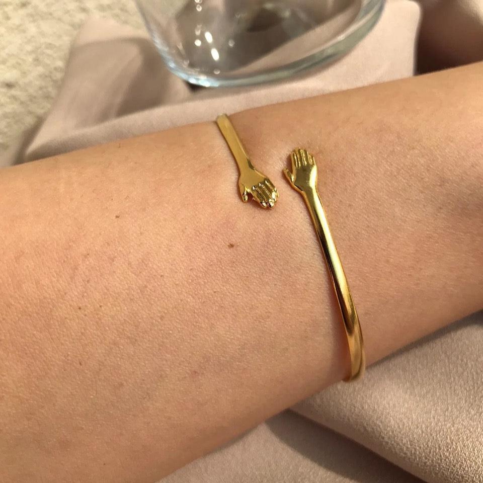 Ari | Hug Bracelet